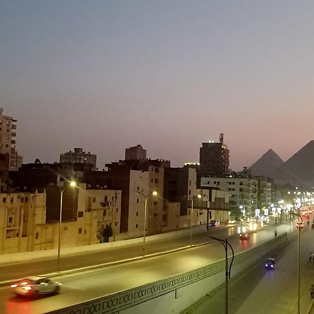 Pyramids Road Guest House Cozy Rooms And Rooftop Breakfast With The Pyramids View Nazlet el-Sîsi Exterior photo